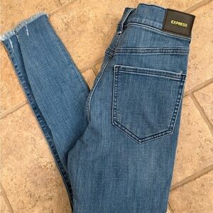 Express Women's Distressed Denim Jeans